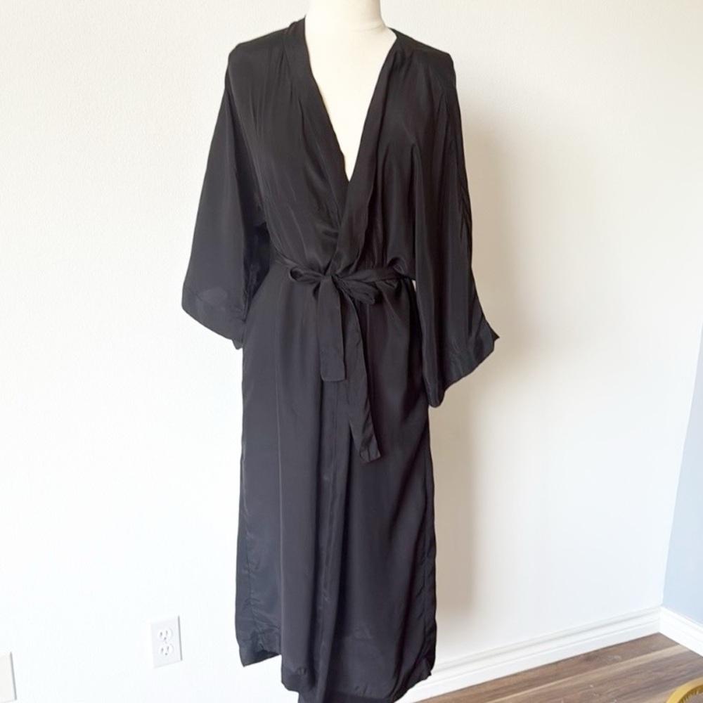 Natalie Martin Silk  Black Long Sleeve Robe - Picture 10 of 11